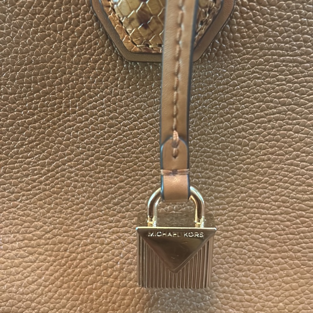 Michael Kors Mercer Small Satchel/Crossbody - Picture 3 of 15